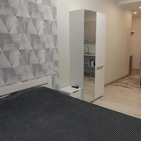 Apartmens On St. Fesenkovskaya 15 Appartement Charkov Buitenkant foto